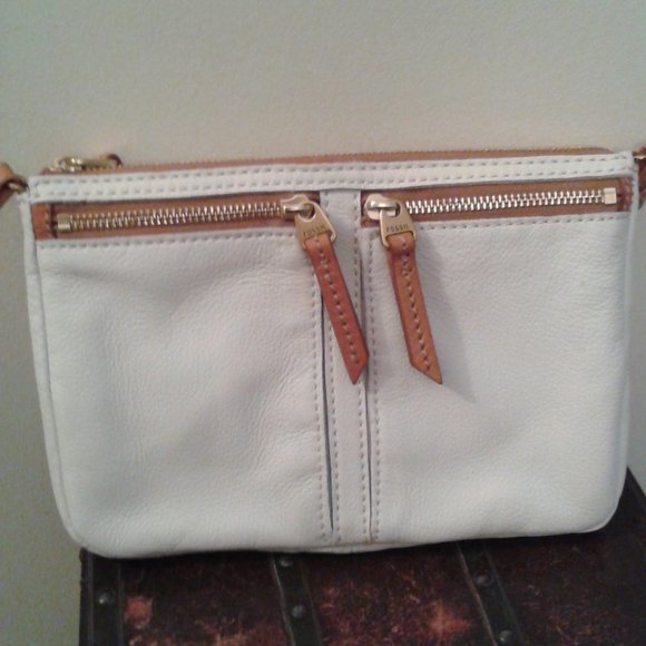 FOSSIL CROSSBODY BAG/PURSE - Picture 2 of 4